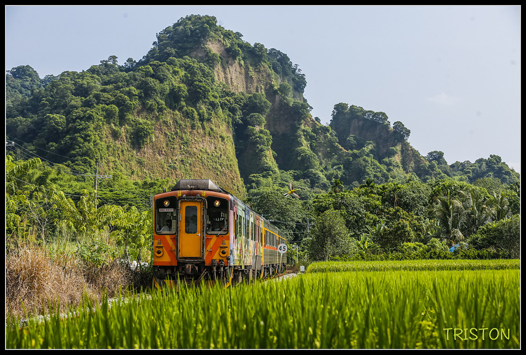 00013.jpg - 20171018A 集集線源泉站東拍小黃山